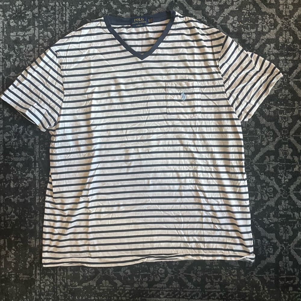 Polo Ralph Lauren Short Sleeve Navy and White Vneck Tshirt. Mens XL